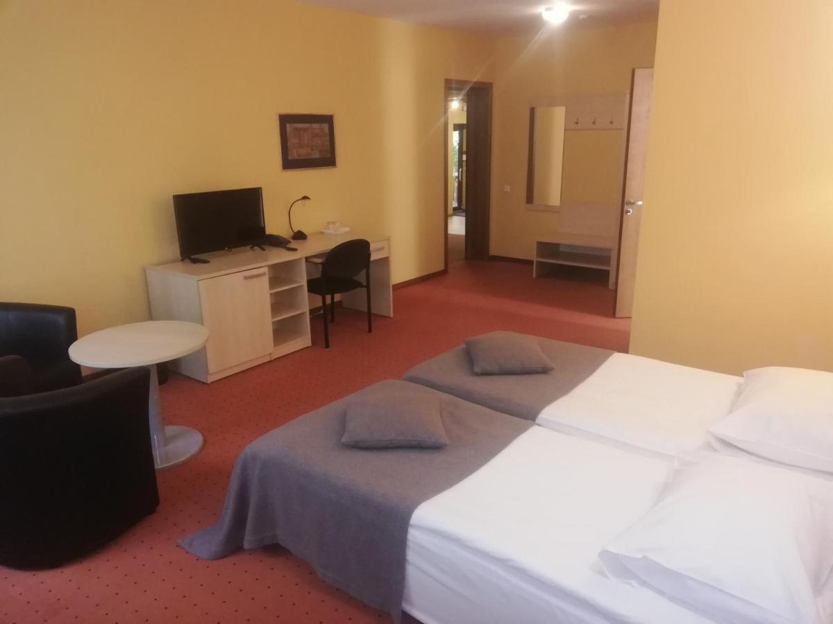 אליטוס Hotel Senas Namas מראה חיצוני תמונה