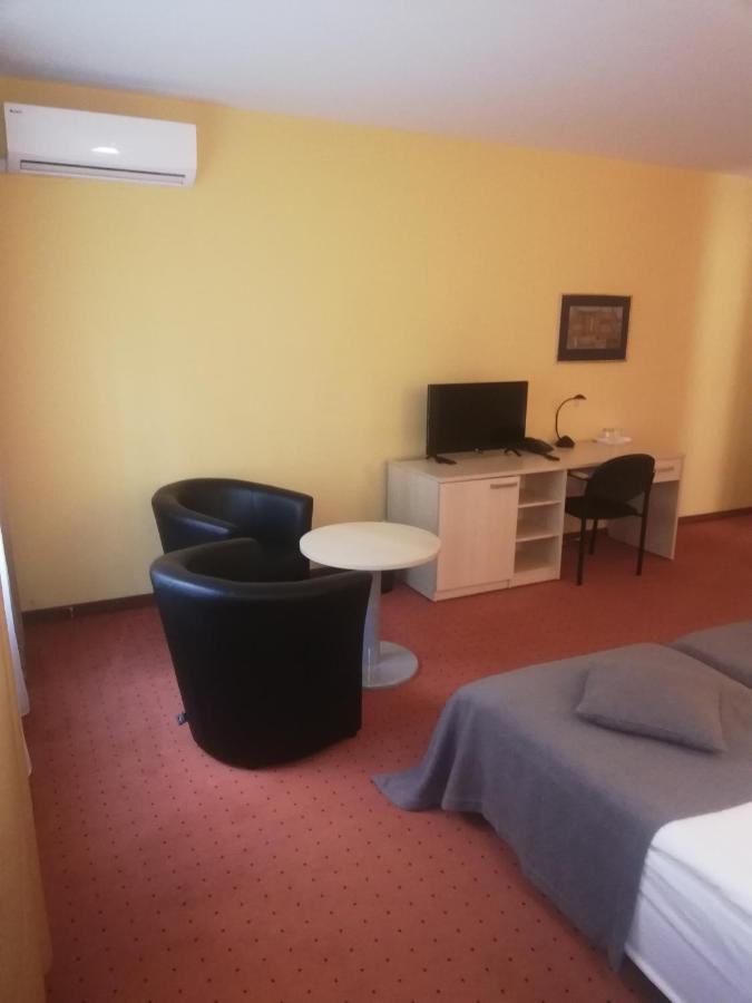 אליטוס Hotel Senas Namas מראה חיצוני תמונה